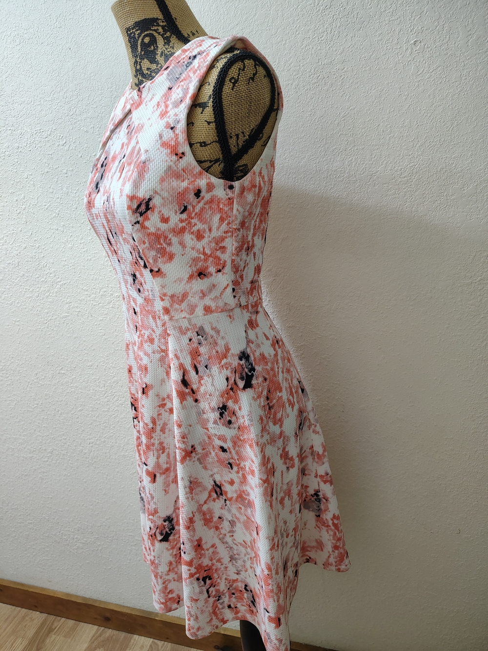 Ivanka Trump Sleeveless Fit & Flare Dress  Pink And White Blurred Print Size 4 - Picture 4 of 6